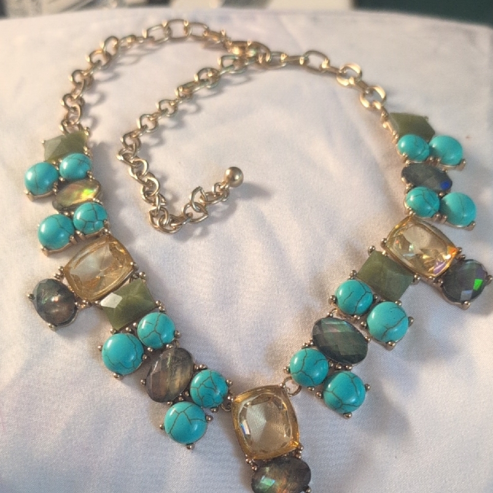 2015 Chico,s Norran Bib Necklace